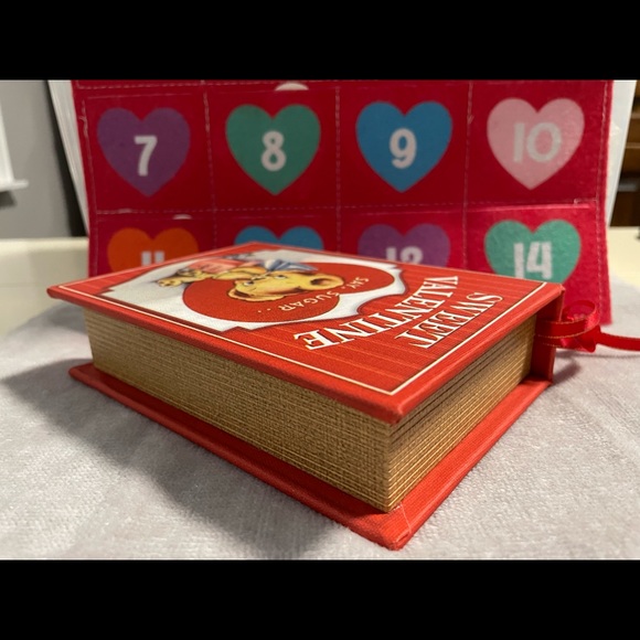 Vintage Valentine’s Day Retro Wind Up Music Box in A Book Shape NEW - Picture 6 of 8